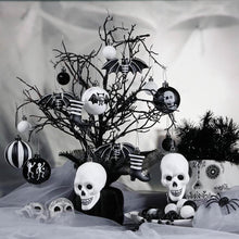 Load image into Gallery viewer, Black/White Halloween Ornament Set