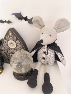 Bouiver Vampire Mouse Toy